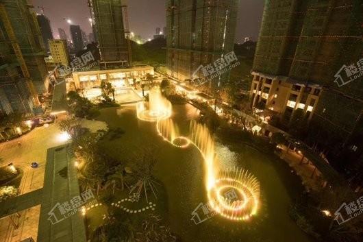 惠州恒大悦龙台小区园林夜景图
