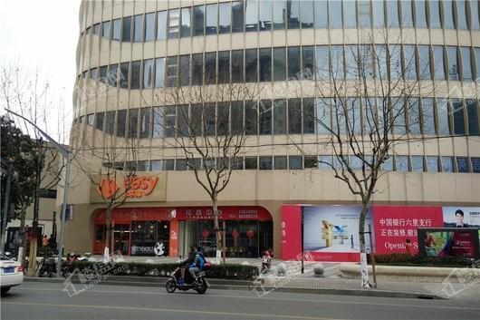 大华珞斐墅向北约100米家乐福便利店