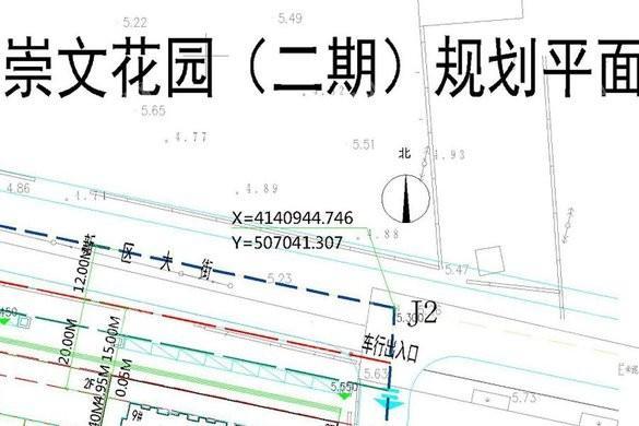 新潮崇文花园二期新区大街上的车行出入口