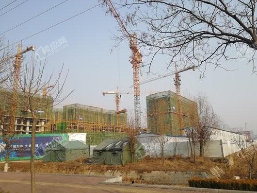 蓝光雍锦锦湖商铺项目南侧楼栋整体工程进展