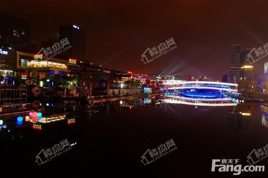 上湖城章半岛西侧约2公里宁波文化广场夜景