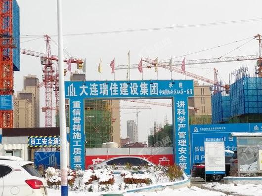 中海国际社区项目五期西侧工地入口