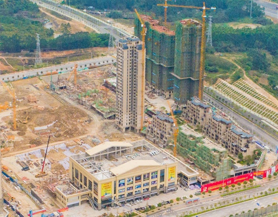 南宁恒大华府二期已有1栋楼封顶（摄于2019-6）