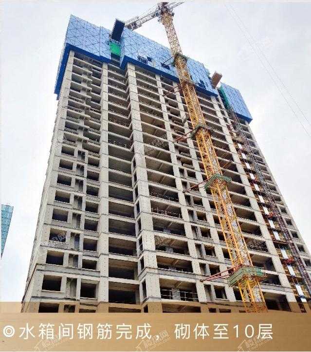 建业通和府2期工程进度：12#楼水箱间钢筋完成，砌体至10层