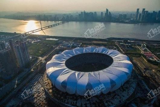 中南君奥时代奥体博览中心主体育场