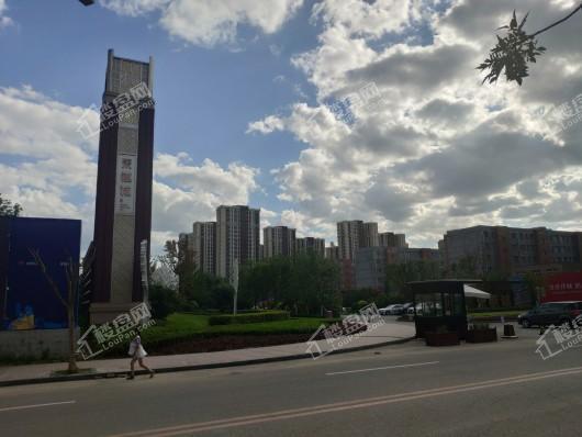 旭辉东樾城商业园区入口实景