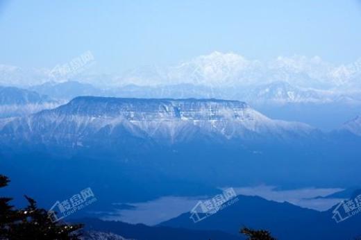 中国桌山森林康养国际旅游度假区实景图