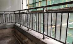 盛湖悦景1#楼阳台栏杆工程进度（摄于2020-4-14）