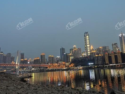 城市之门周边江景