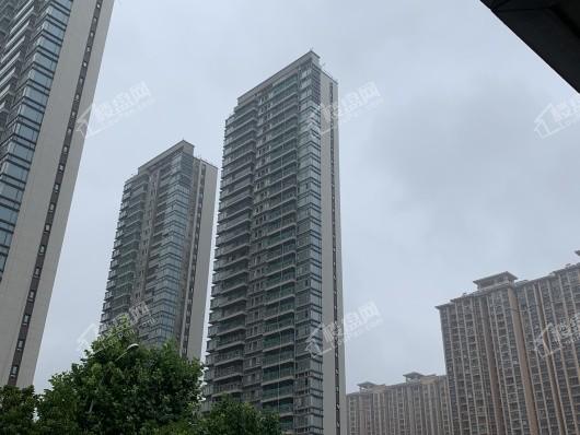 万科翡翠东方在建工地