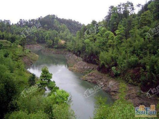 中建湖山印象项目周边绿岛新区