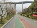 中国铁建·西派时代周边临江步行道