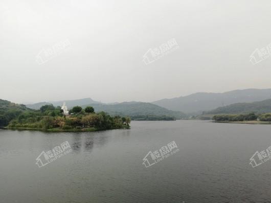 国盛天鹅墅周边莲花湖实景图