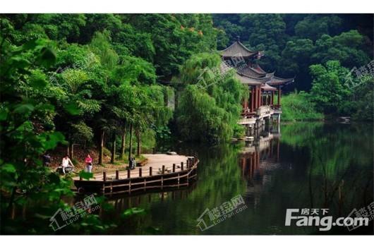 卓越西麓九里项目周边华岩风景区