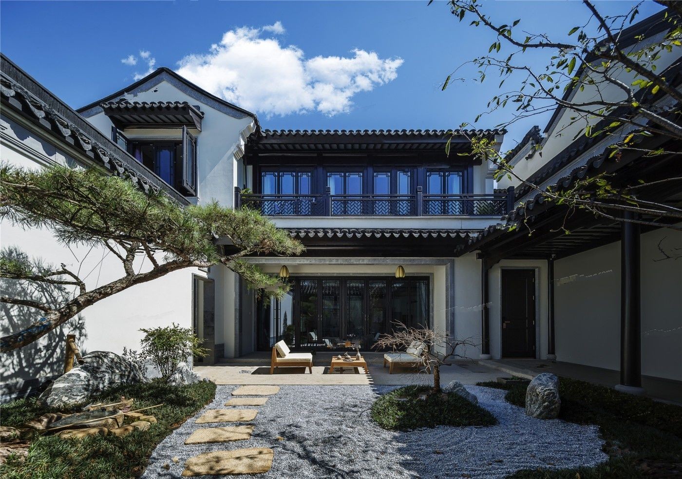 华新蓝城春江明月