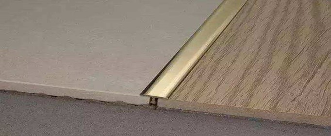 瓷砖和木地板的接缝怎么处理？