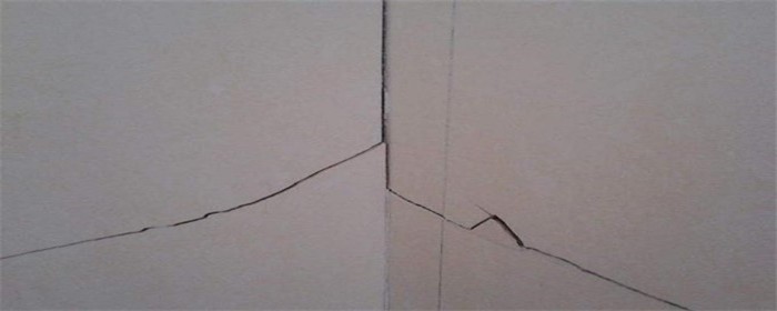 墙上有裂缝影响安全吗