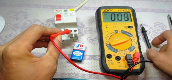 用万用表怎么测电压
