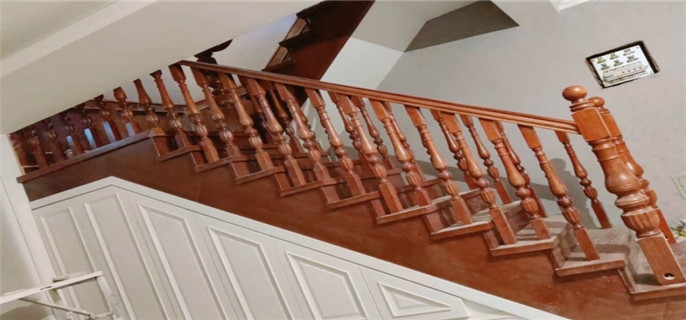 木制楼梯用什么材质较好