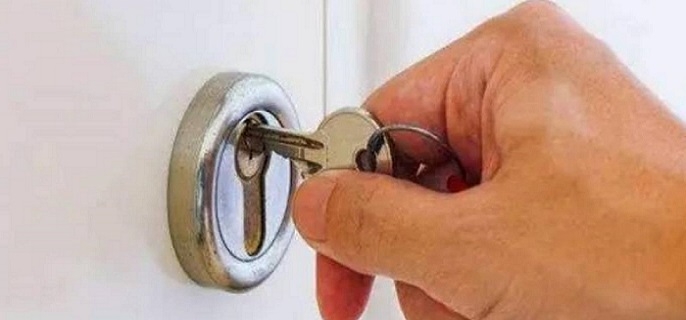门锁钥匙插不进去怎么回事