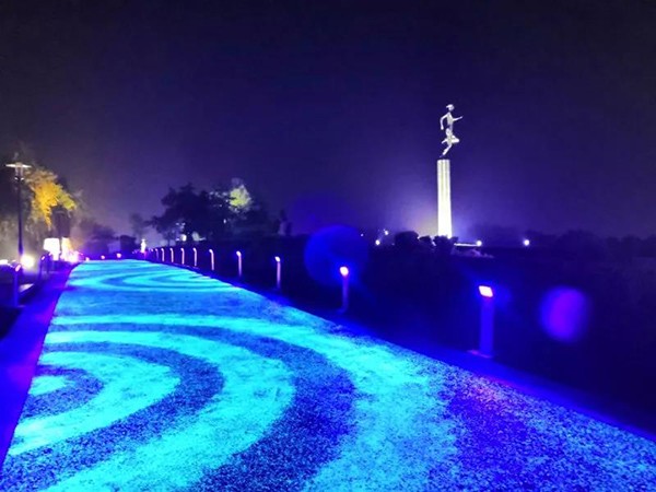 沈阳首条荧光跑道来莫子山公园啦