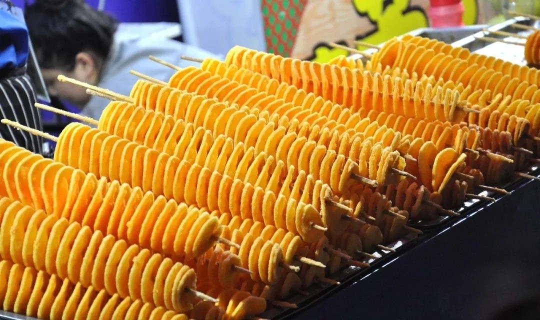 双方一言不合就开打"长短薯条华山论剑"的传说网红加长薯塔那滋味,真