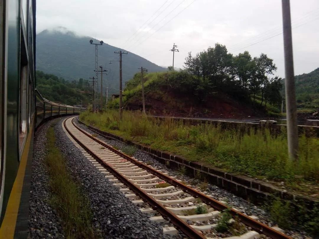 广巴铁路扩能改造项目可研设计全面启动