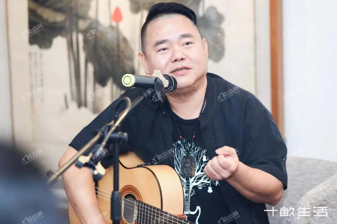 郴州新房 下湄桥楼盘 > 十亩|泉生活邀请了国内知名吉他教授殷飚 中国