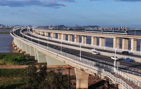 已正式通车的330国道,沈海高速复线以及甬台温高速线(灵昆至苍南段)