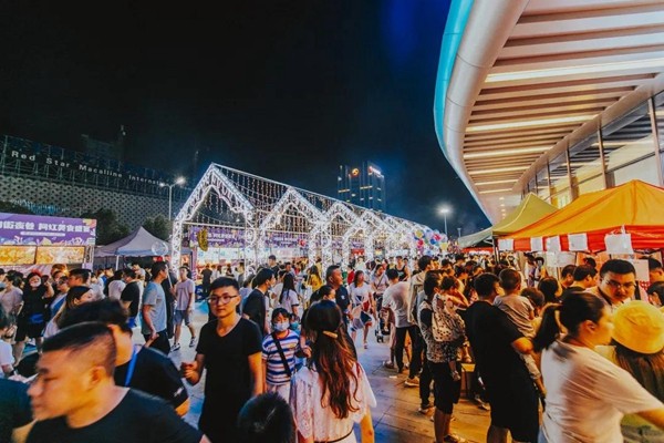 扬州宝应吾悦广场联合当地政府夜市资源,异业资源,4s店等,为扬州宝应