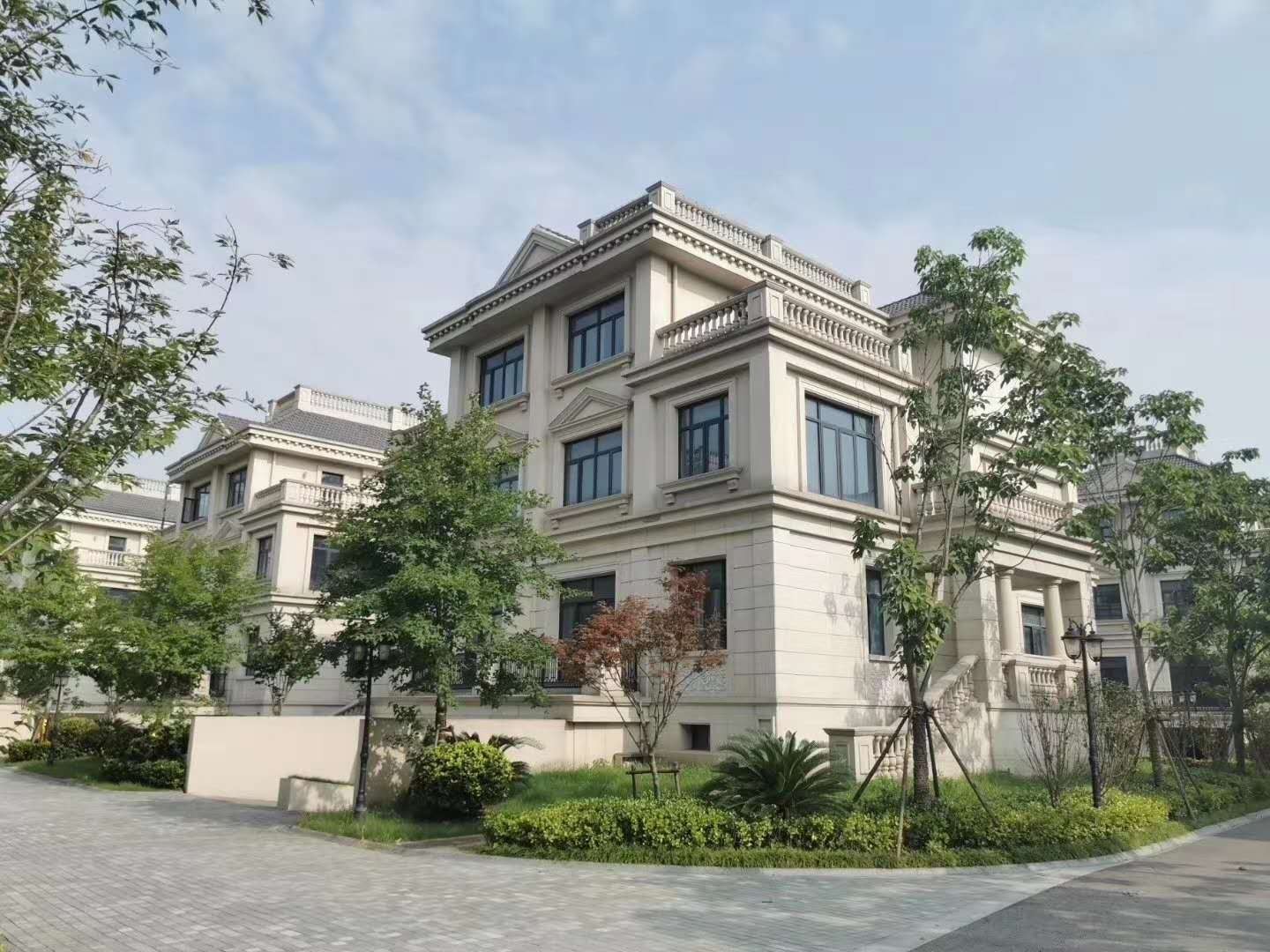 太仓新区越秀·向东岛约97-136㎡带装修住宅在售中,带装修均价19500元