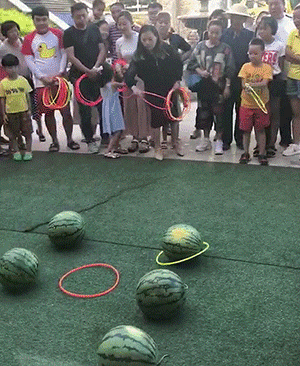 阳新人这里千斤西瓜免费送套圈竞赛随意玩快来一起狂欢吧