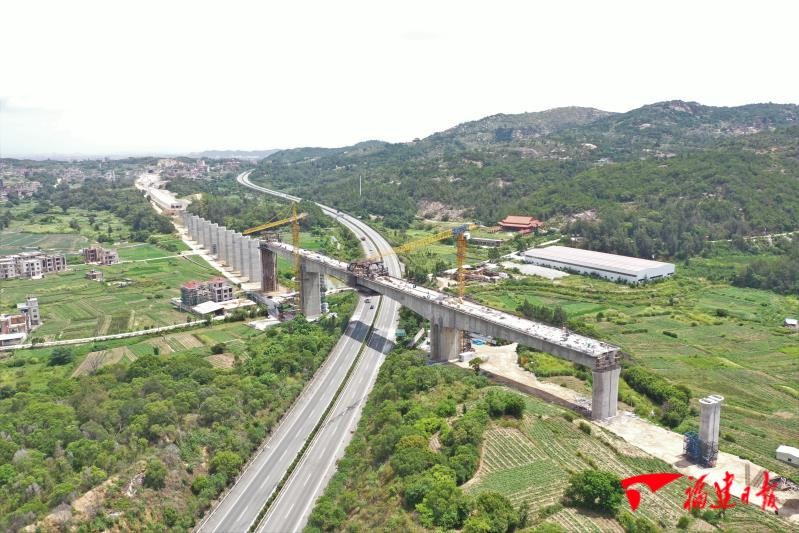 重大进展福厦高铁首个斜跨高速公路特大桥中跨合龙