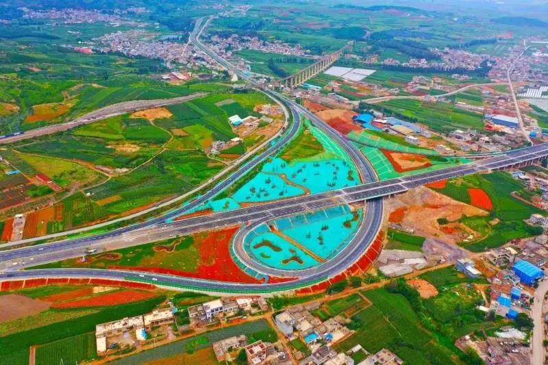 白龙山隧道(白兆隧道)是召泸高速的唯一一处隧道,全长1234米.