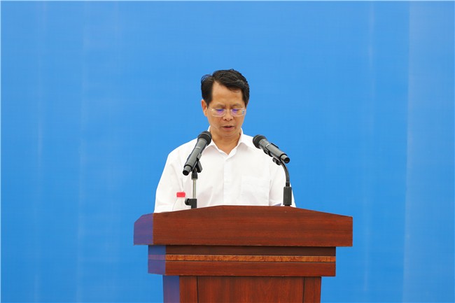 副市长胡洪成,副市长方东,副市长秘书长刘承东,常务副秘书长龚永育,副