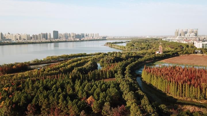 力高雍湖国际位置在高新区艾溪湖北路与昌东大道交汇处,楼盘的周边