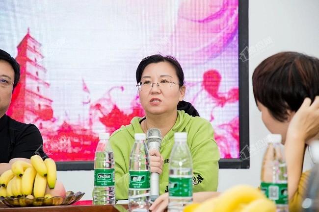 运城房地产经纪协会与房产局举办迎双节联欢座谈会