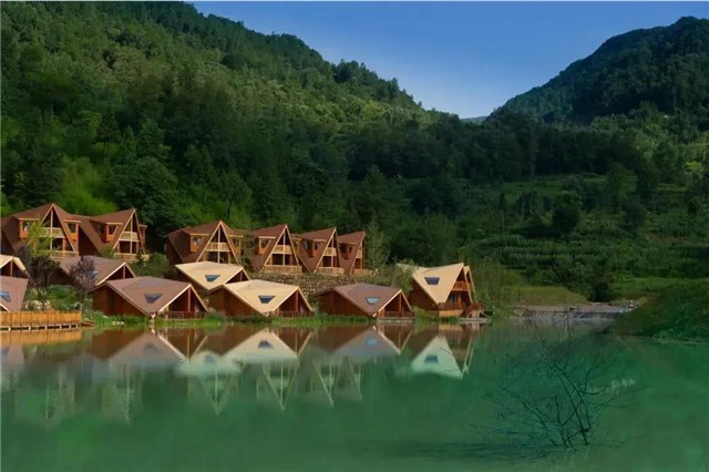 【光雾和谷国际森林康养小镇】入选"熊猫健康游·2020四川森林康养