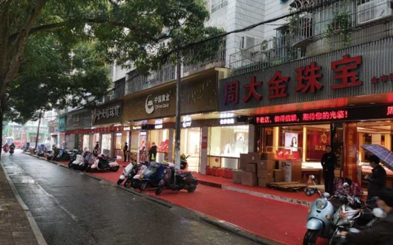 钦州的这条商业街会是你的选择