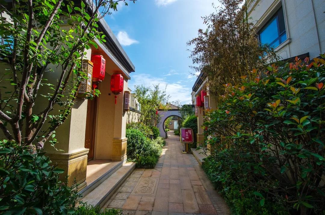 潍坊郡王府东郡项目介绍湖畔里的诗意栖居