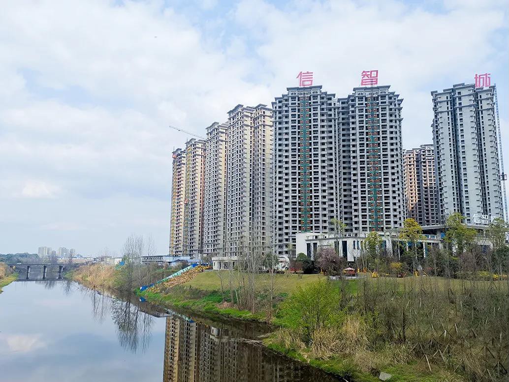 信智城25#中庭楼座全新加推,阅万千繁华,筑舒适人居!-南充楼盘网