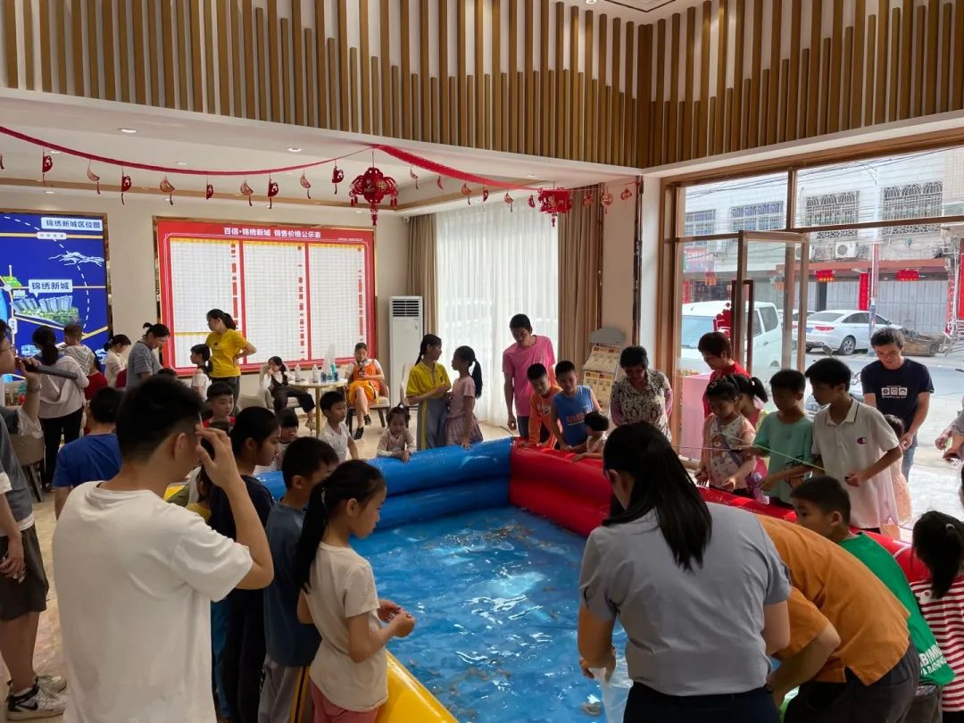 来百信·锦绣新城参与钓龙虾活动的小伙伴们假期已high翻!