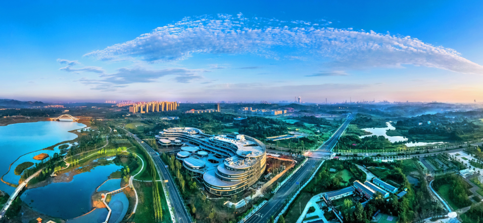 九江楼市 楼盘导购在一个区域内挑选新盘,同等配套和价位的两个楼盘