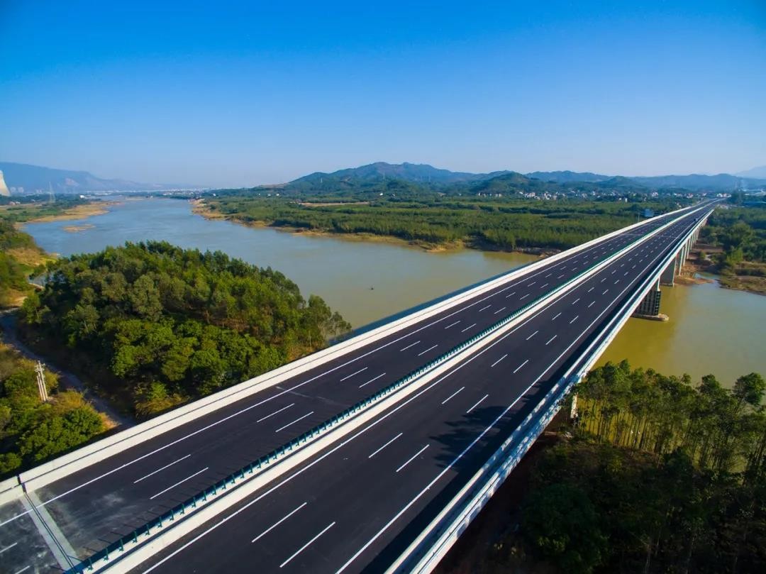 赣广高铁,韶河汕铁路和深惠城际延伸至河源等7条铁路,以及河惠汕,广