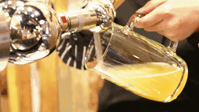 趣味比拼,活动期间,我们设置趣味大比拼,剥虾小能手,吃虾大胃王,吹瓶