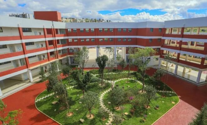 海东正炙手可热!两所学校发布秋季招生公告,六年一!-大理楼盘网