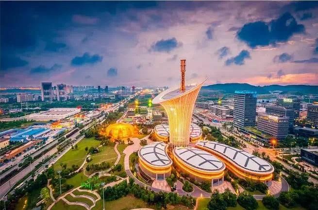 02-疯狂的"光谷东"