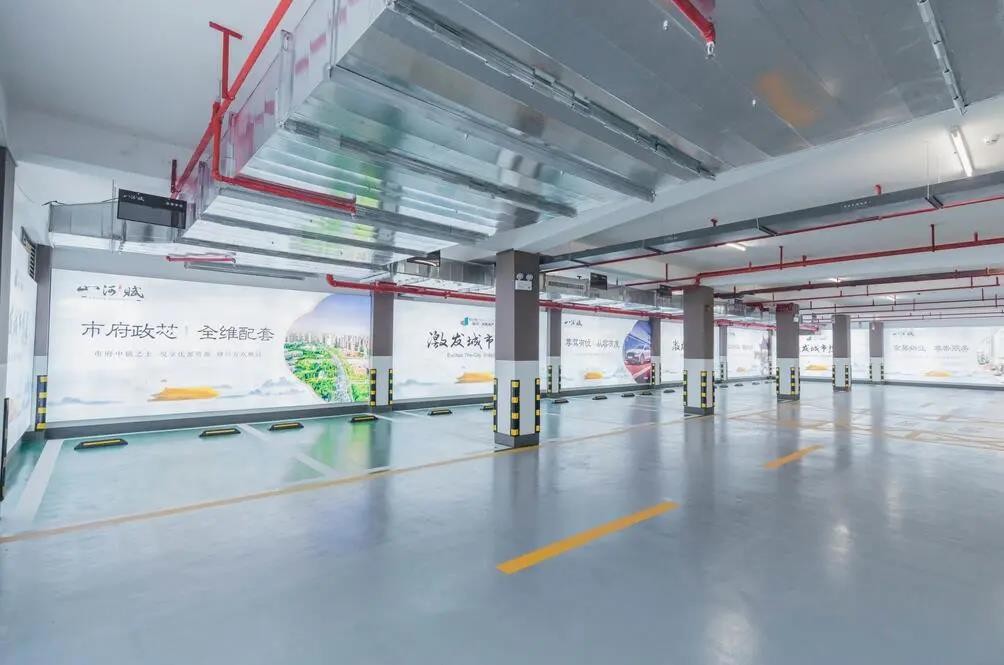 人脸识别系统:振兴山河赋地下车库采用人脸识别系统进入