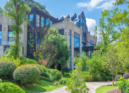 桂林彰泰滟澜山88-164㎡三至五房山景公园美宅准现房在售