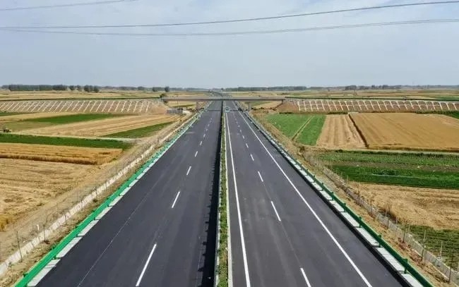 787千米,双向四车道,是安徽省规划的徐州至固镇至蚌埠高速公路的